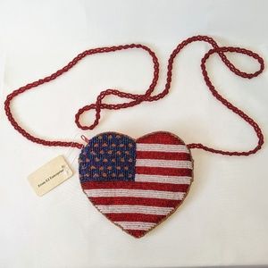 Super cute American flag beaded shoulder pouch